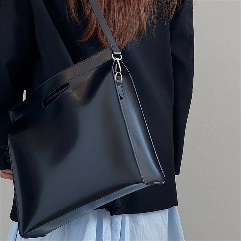 女性用大容量ニッチデザインショルダークロスボディトートバッグ - Interior Design Documentation のレビューと価格