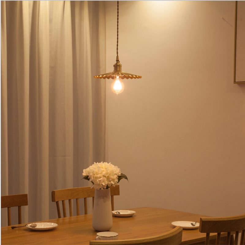 日本デザイナーのペンダントランプ、ゴールドのリビングルームL - Interior Design Kitchen Modern のレビューと価格